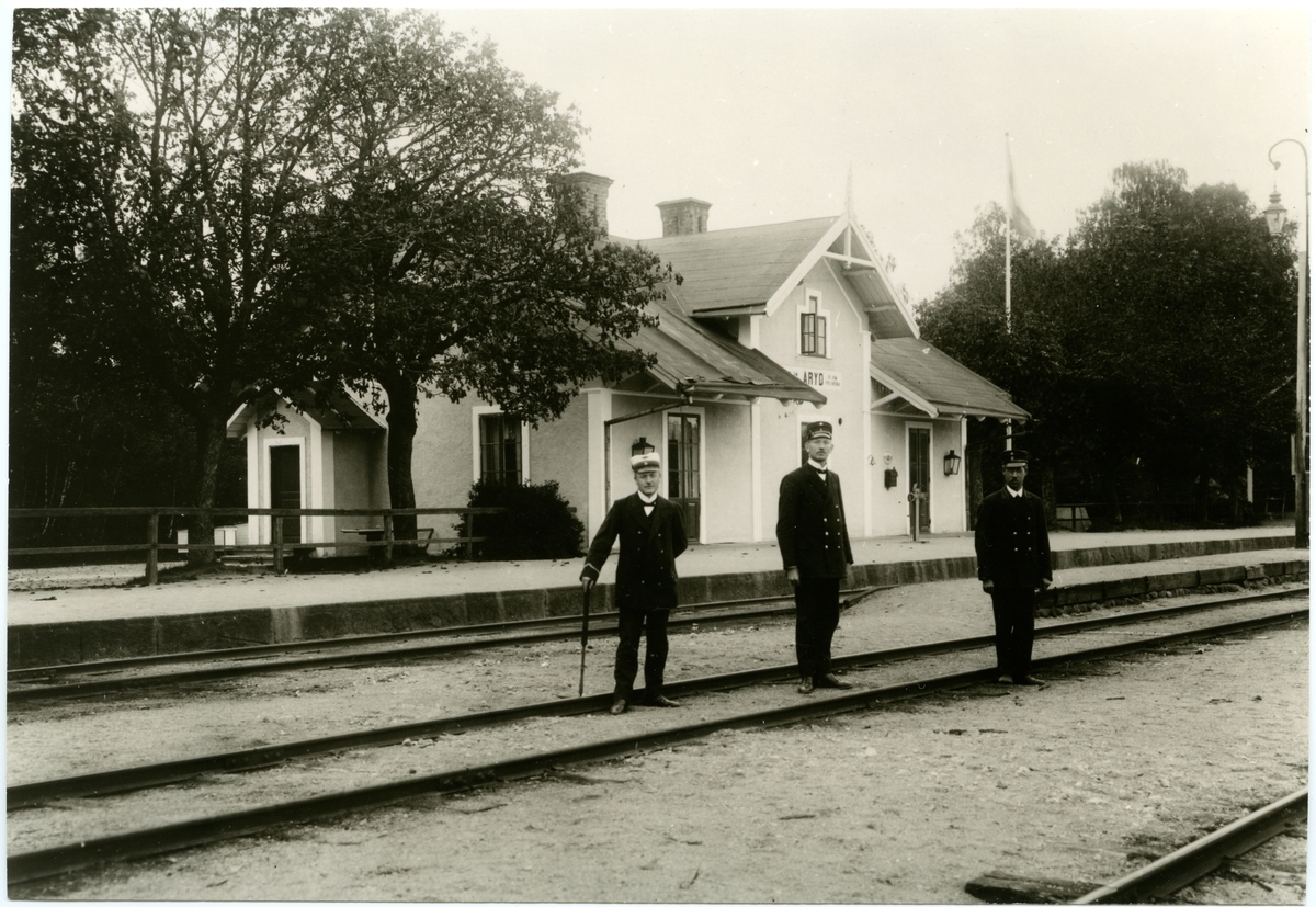 Åryd station med stationsföreståndare M. Björklund och personal.