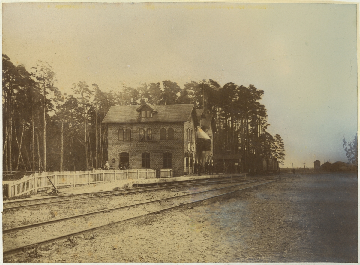 Ängelholms stationshus före ombyggnad, ca år 1880.