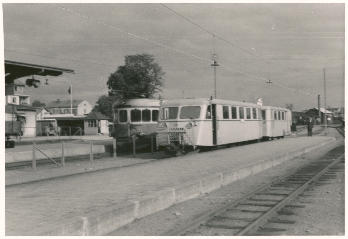 Vetlanda Sävsjö Järnväg, HvSJ Yo1p. Tåg 3984 och 449 . Nedläggning av bandelen Sävsjö - Vetlanda - Målila 1.9. 1961.