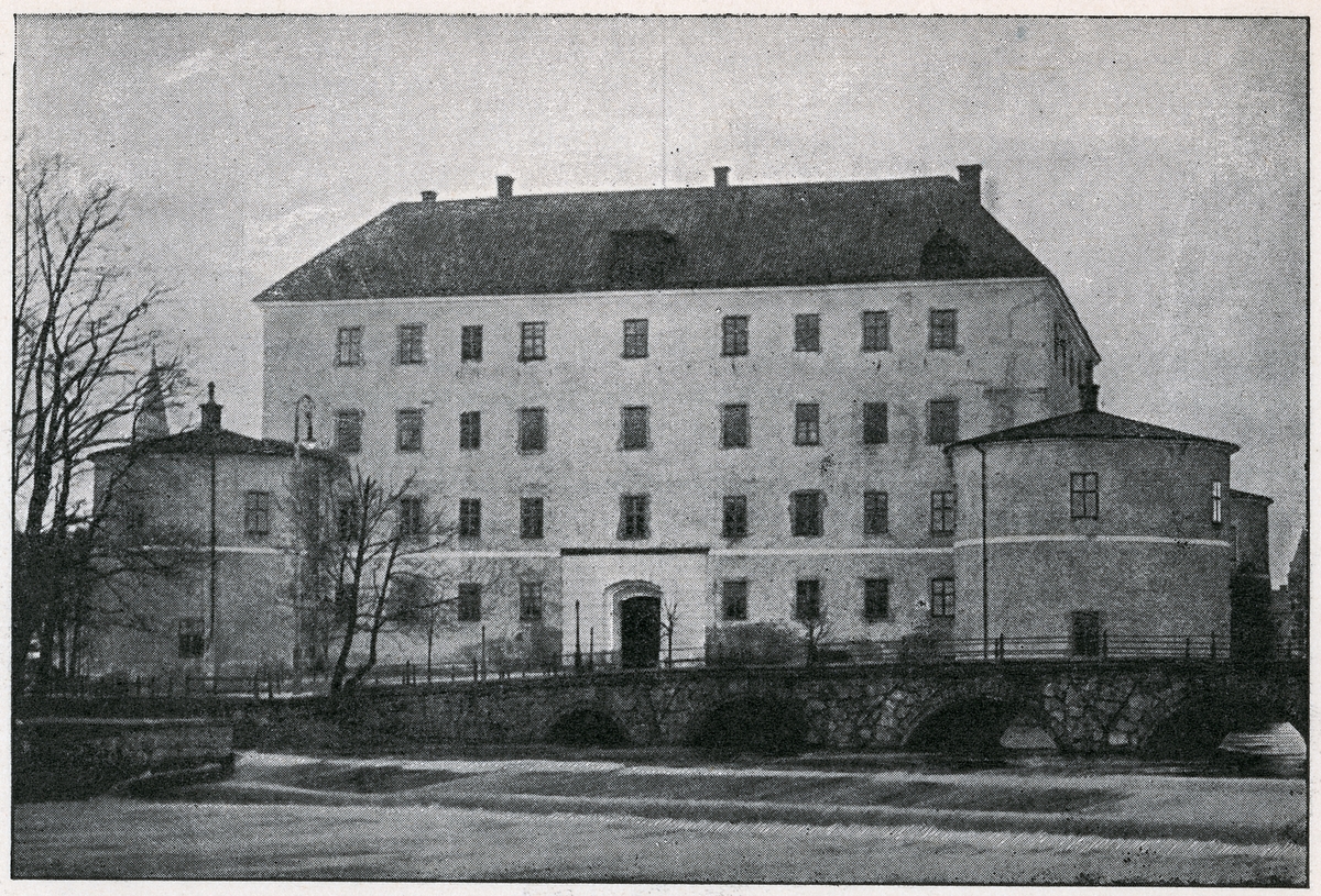 Örebro, slottets östra fasad, före 1897.