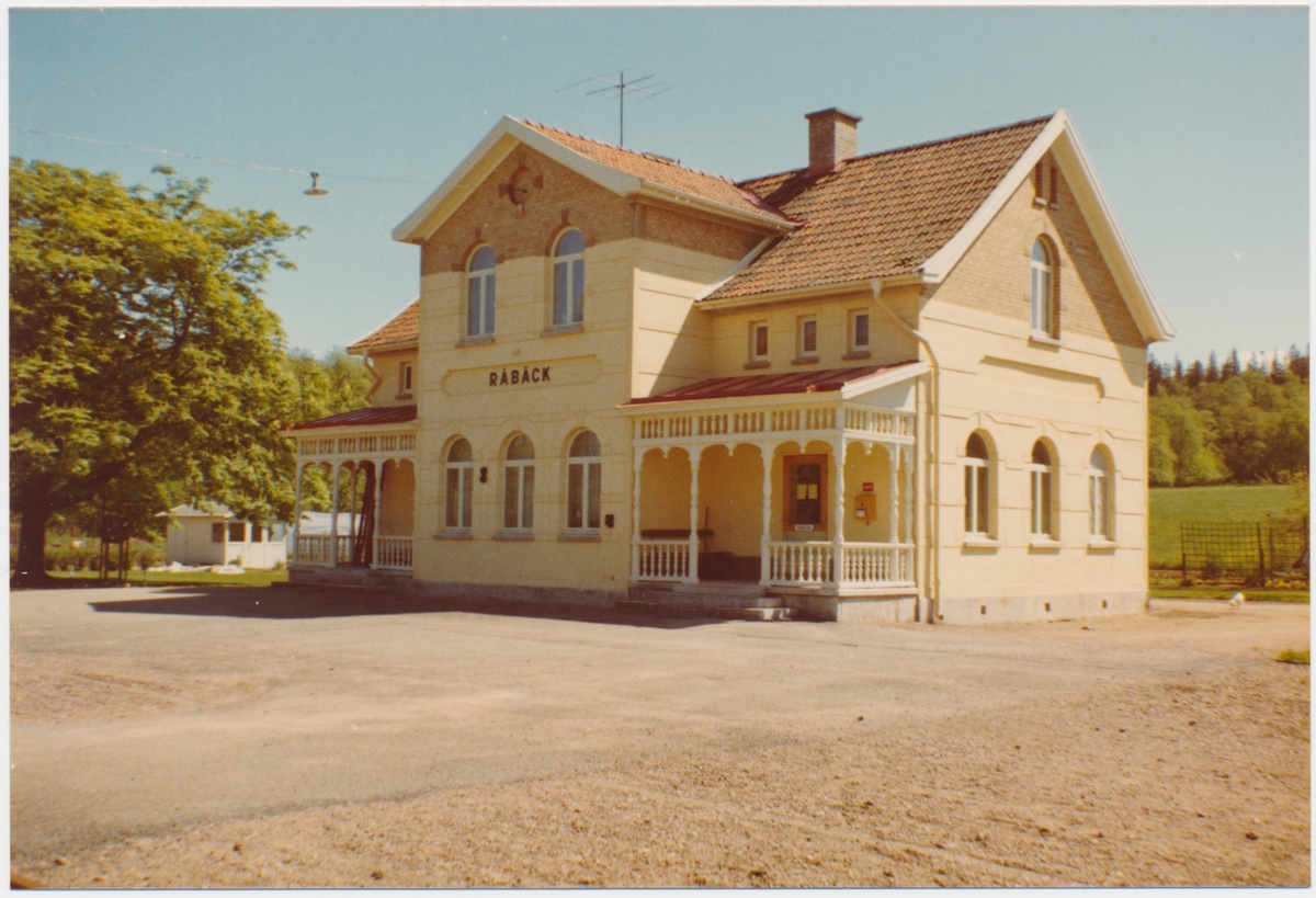 KiLJ , Kinnekulle - Lidköpings Järnväg .
Råbäck station