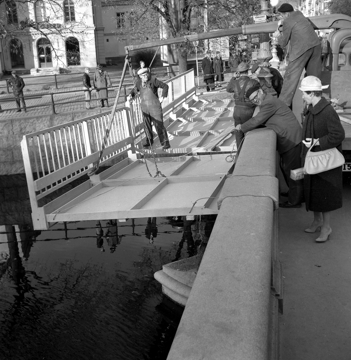 Storbron blir större.
24 oktober 1958.