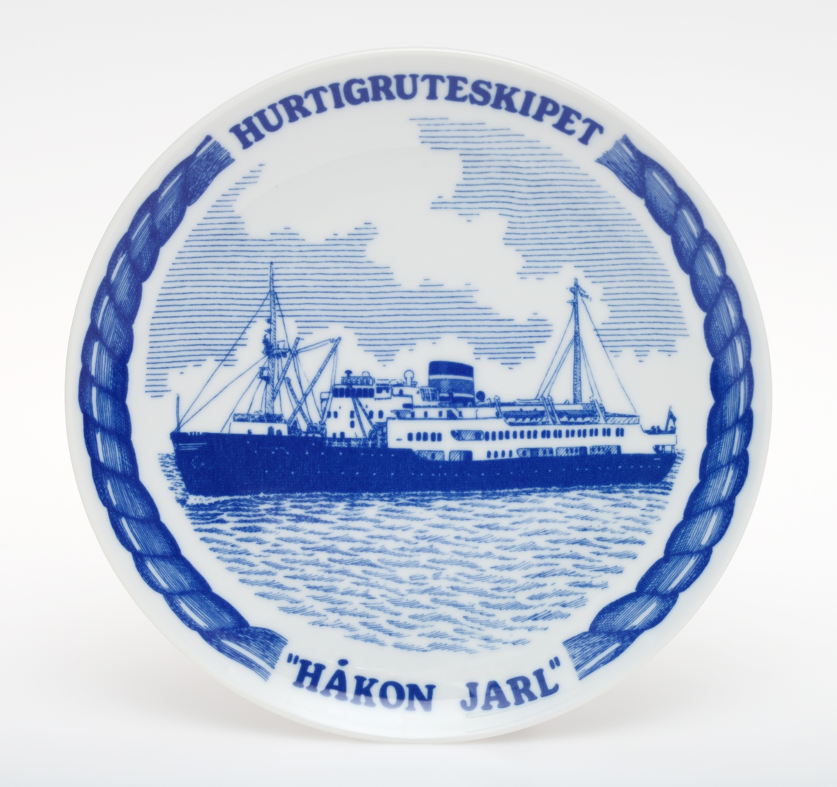 Motiv av Hurtigruten M/S Håkon Jarl.