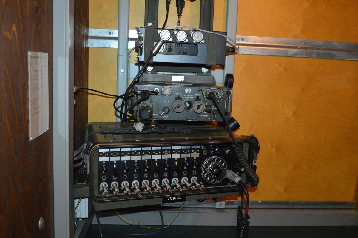 LVS 75M bestod av
Eldledningsavdelning ARTE 725:
- Målangivare (Se MRKA.000553)
- Sikte med TV/laser samt servoenhet. (Se MRKA.000059)
- S-plats med operatörsenhet, datorenhet samt avfyringspedal.
- Elverk 50 KvA
Pjäsavdelningarna, 2 stycken:
- 40 mm fältautomatpjäs m/48 med pjäsanpassare. (Se MRKA.000002)
Kablage:
- Kraftkabel, koaxialkabel och specialkablar (totalt 66 kabelrullar, totalvikt kabelrullar 2300 kg)
Fordon:
- 1 st terrängbil 11. (Se MRKA.000032.)
- 3 st terrängbil 30. (Se MRKA000034.)
- 2 st terrängbil 941

Eldledningsavdelningen ARTE 725 utgjodes av: 
- 3 Troppstridsledare (TOSLED)
- 3 Målföljare eldledning (MFE)
- 3 Signalbefäl (SB)
- 3 Observatörer (OS)
- 4 Stridsledningsbiträden (SLB)
- 1 Eldledningstekniker (ETE)

Handhavande:
När ett mål upptäcks av observatören (OS) vid målangivaren riktar han pistolen mot målet så att det framträder på operatörsenhetens TV-monitor. Operatören (MFE) lägger målföljarsymbolen på målet, därefter sker målinmätning och målföljning automatiskt. MFE övervakar målföljningen. Troppsridsledren (TOSLED) avgör när eldgivning skall ske och om eldens läge behöver korrigeras.
Pjäserna fjärriktas normalt. Skottsalvorna avfyras på kommando från eldledningen i S-platsen. Om fjärrstyrningen upphör kan riktning och avfyring göras från pjäsen.