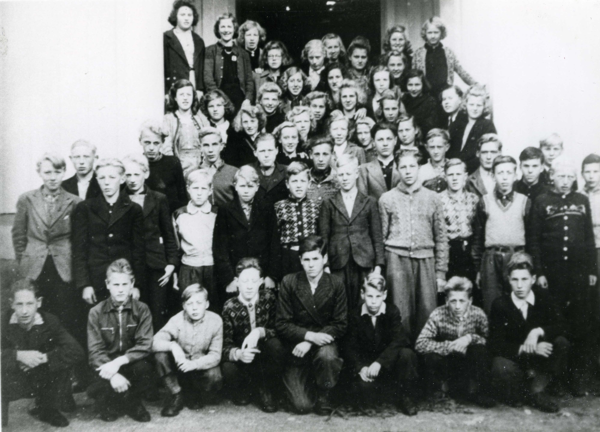 Konfirmasjon i Fluberg kirke 1943