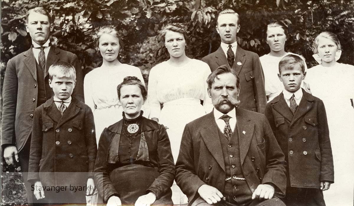 Gunnar Sætra med familie