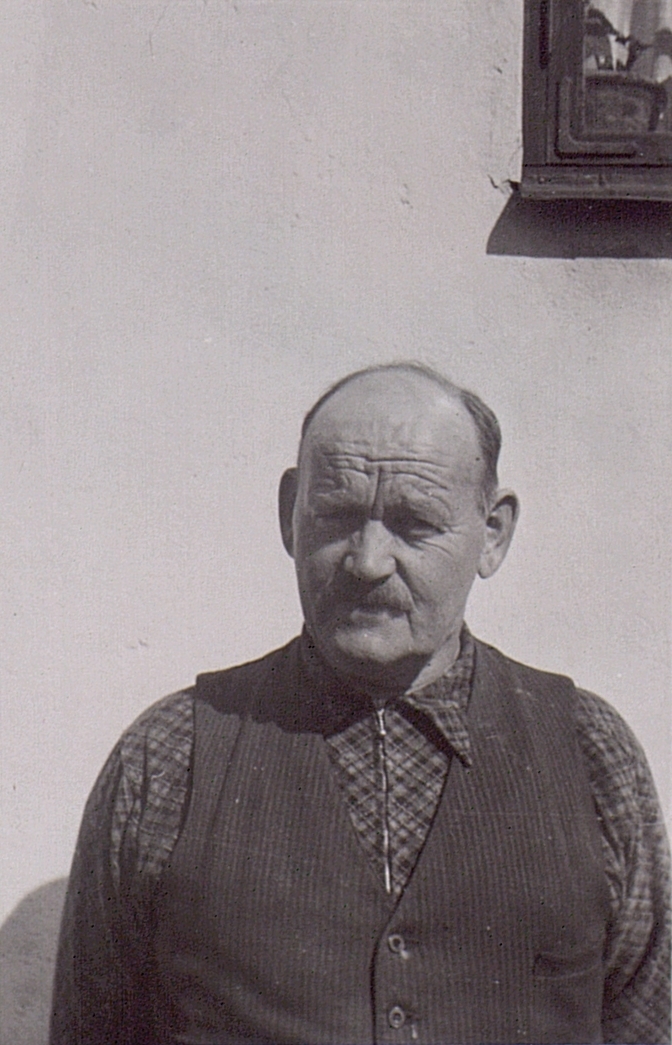 Bro telefonstationn 1945. Med vxf Carl Johan Petterson.