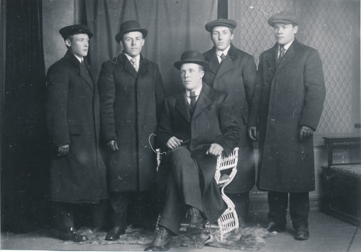 Fem menn fra Tranøy 1910-1915