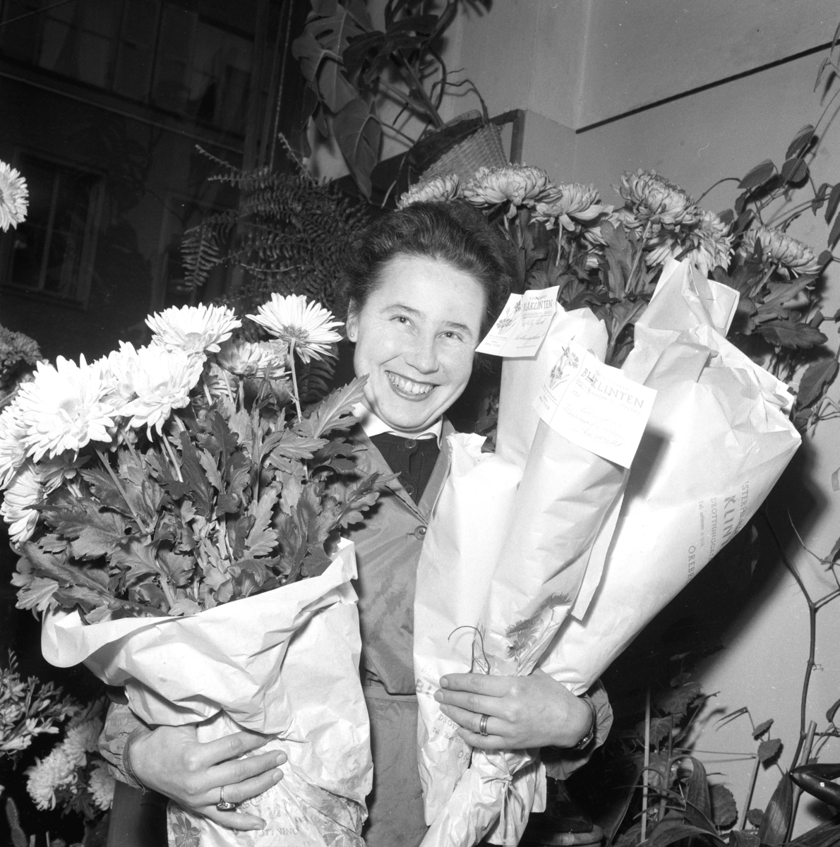 Lasarettet vädjar om blommor.
11 november 1958.