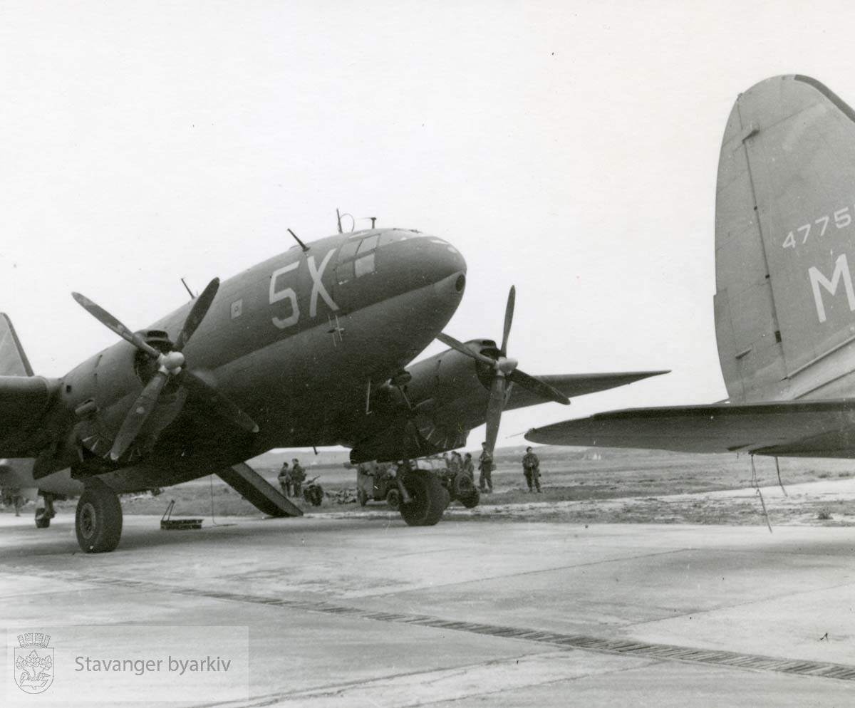 Frigjøringsdagene.Allierte fly på Sola .Frigjøringen.Fredsdagene 1945
