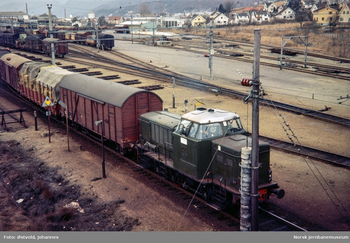 Diesellokomotiv type Di 2 nr. 819 i skiftetjeneste i Sandnes.