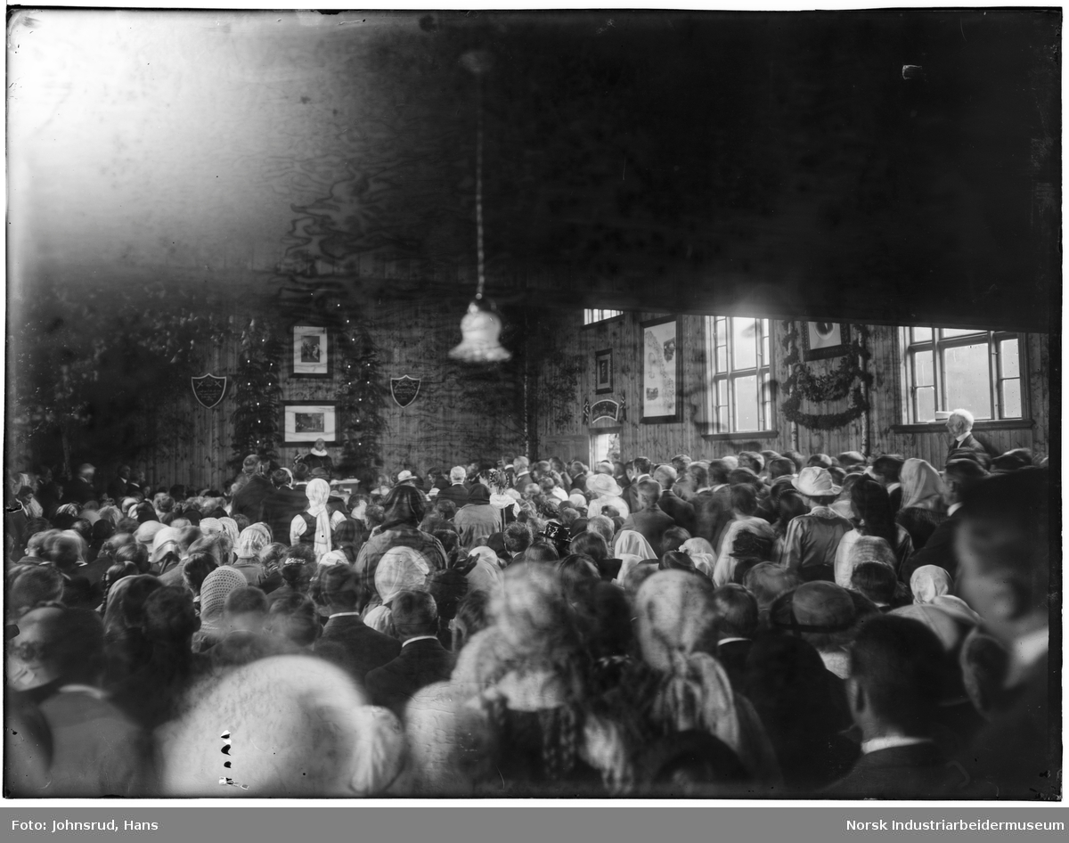 Sagavoll Ungdomskole 1917- 1918
Forsamling, Gudstjeneste kirke september 1918