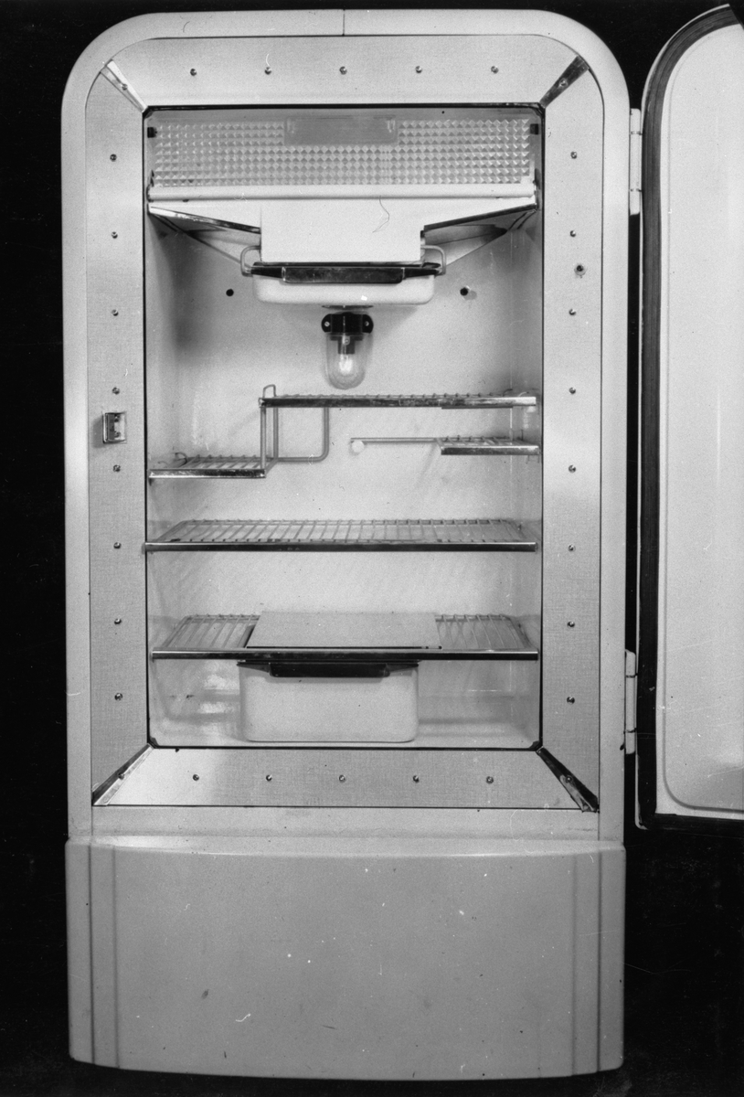 Kylskåp LT 461 med skåpbelysning. Interiör.