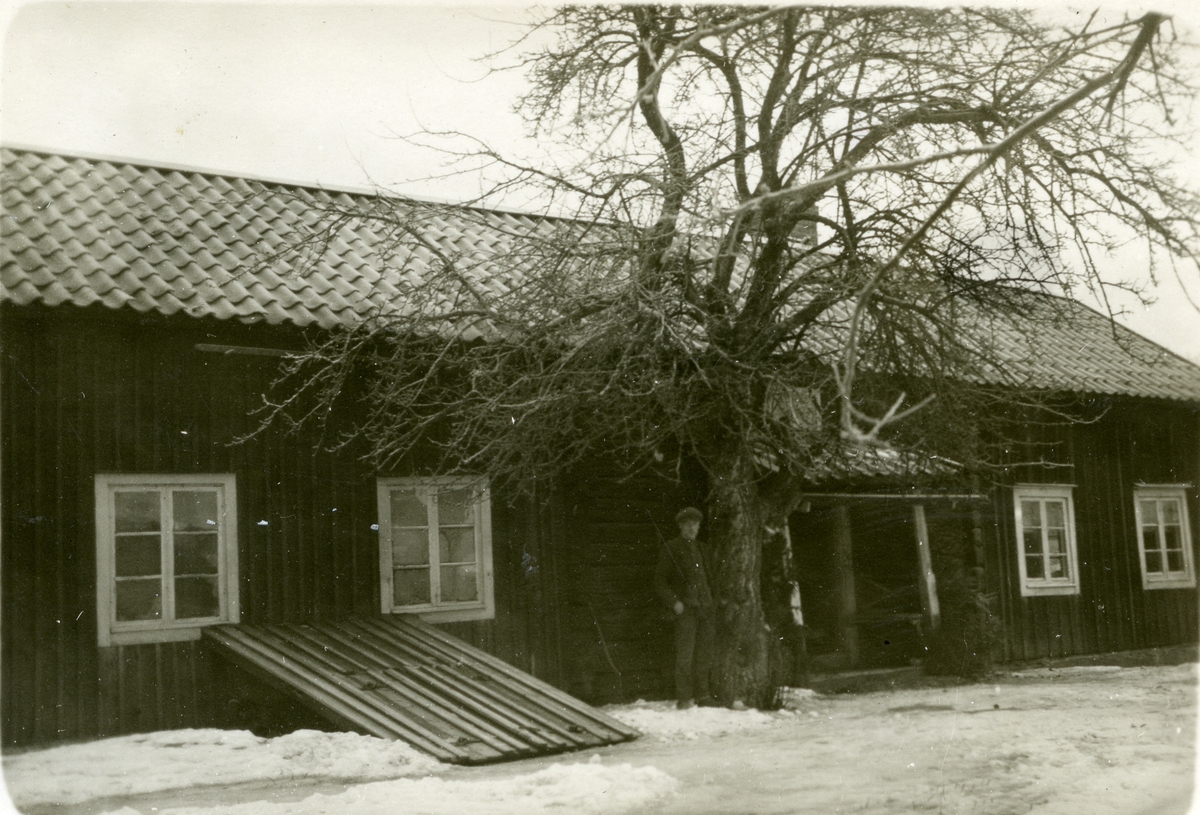 Kumla sn, Sala kn.
Bostadshus i Vad, Labacken, 1926.