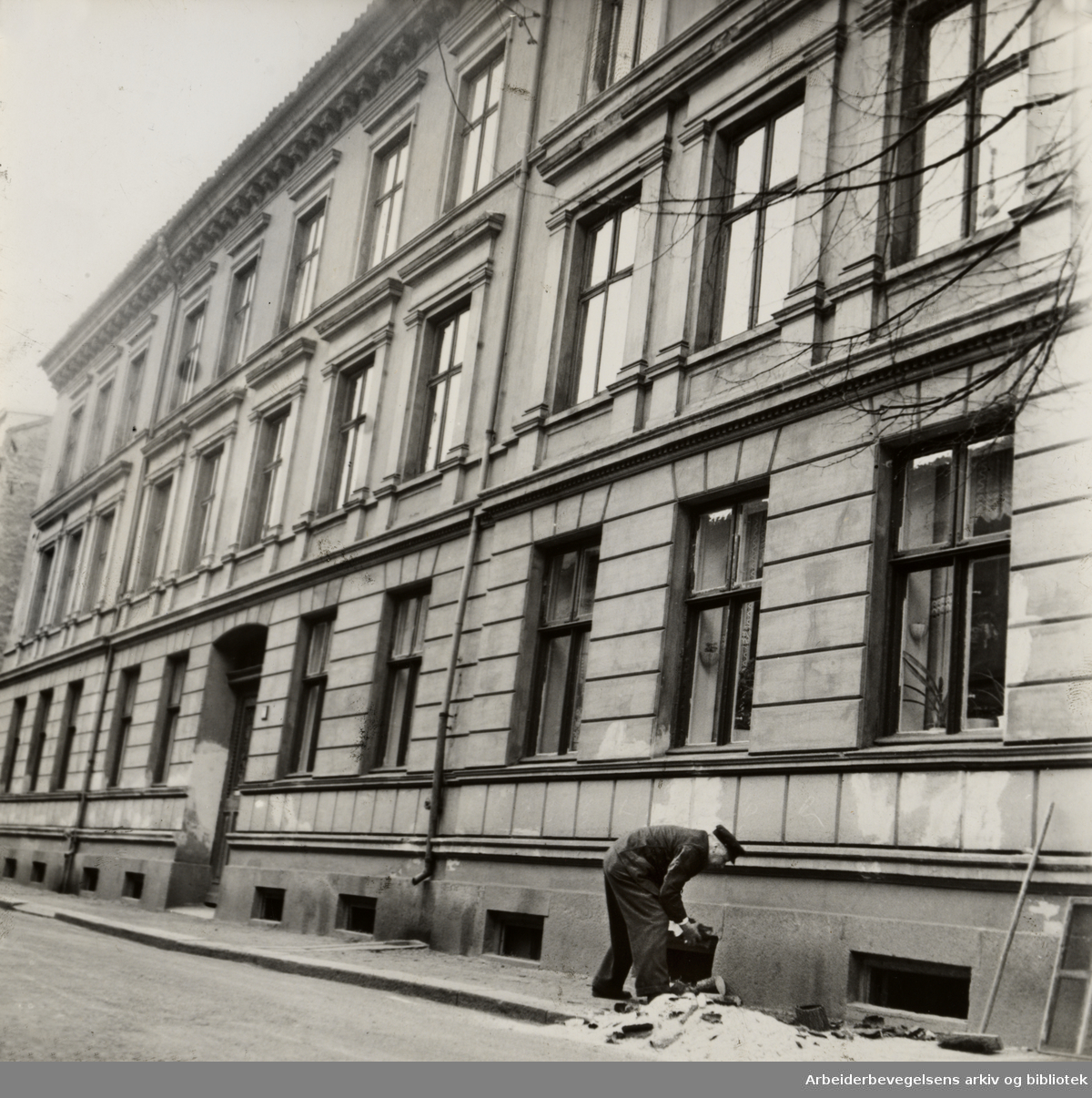 Ingelbrecht Knudssøns gate 5. der Venstre Arbeidersamfund ble stiftet. April 1950