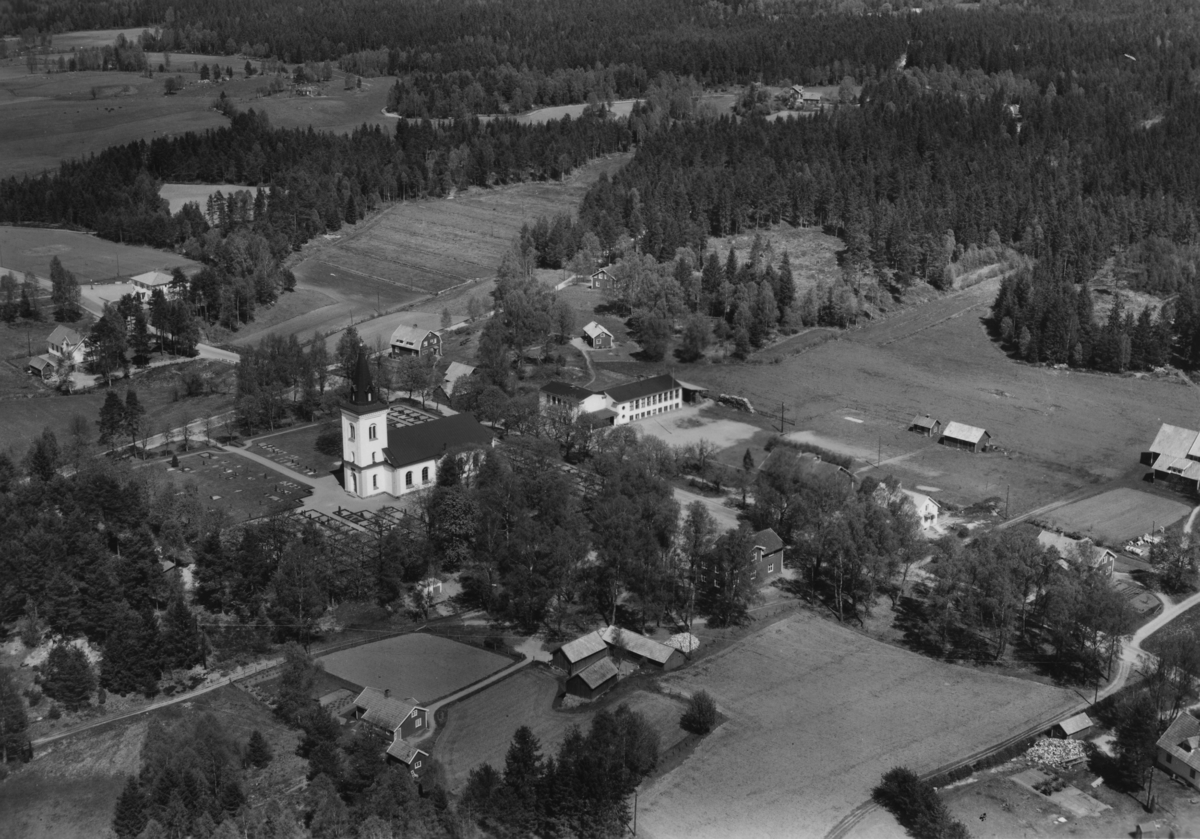 Flygfoto över Hånger i Värnamo Kommun, Jönköpings län. Nr: 314/1957