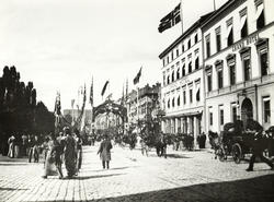 Karl Johans gate, pyntet for Fridtjof Nansens hjemkomst i 18