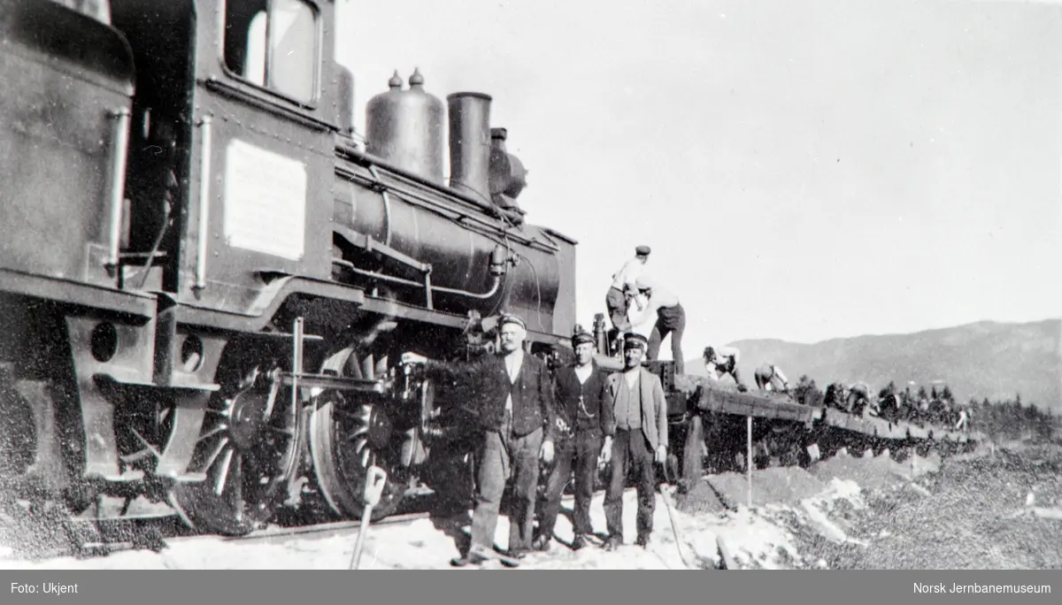 Damplokomotiv type 21a nr. 178 med grustog under byggingen av Sperillbanen.