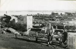 Vadsø sentrum i ruiner etter storbombingen under Andre verde