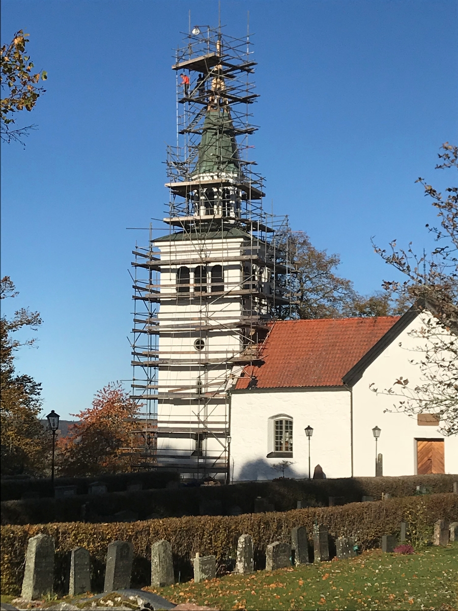 Exteriör, Marbäcks kyrka i Aneby kommun under restaurering.