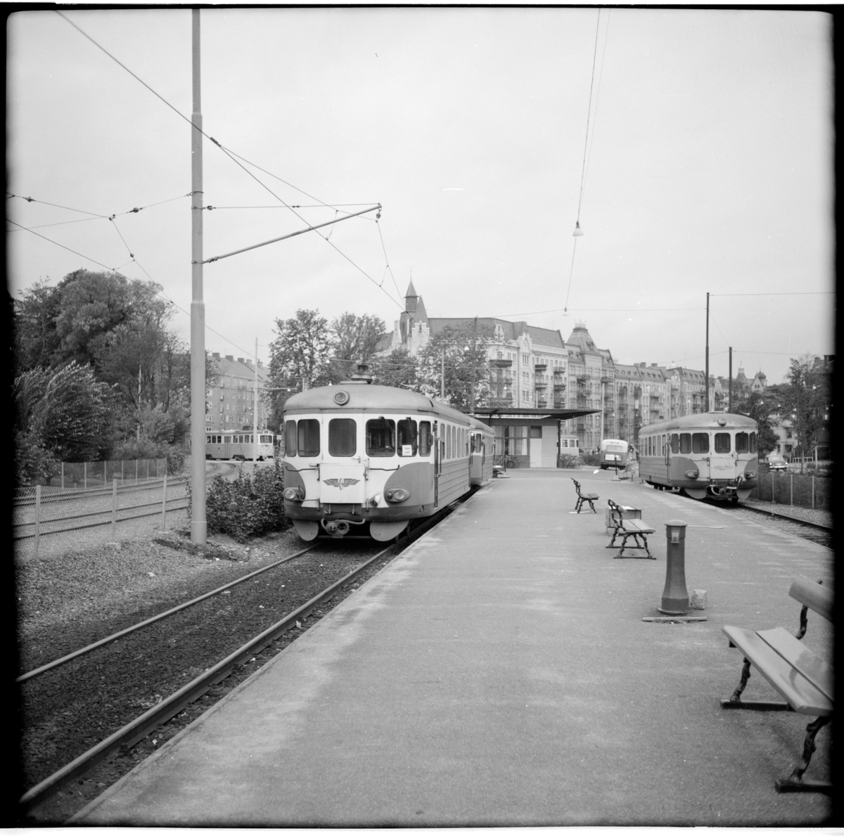 Nordmark – Klarälvens Järnvägar, NKLJ Yoap "Uddeholmaren" på Säröbanans station vid Linnèplatsen.