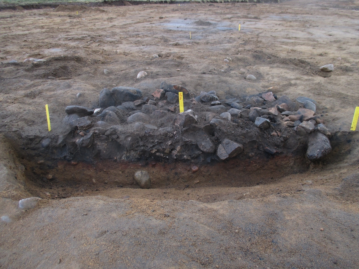 Härd undersökt vid en arkeologisk undersökning av RAÄ Sandseryd 396 i Jönköpings kommun.