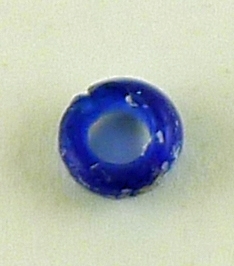 spiralformad, blå med vit/silverdekor