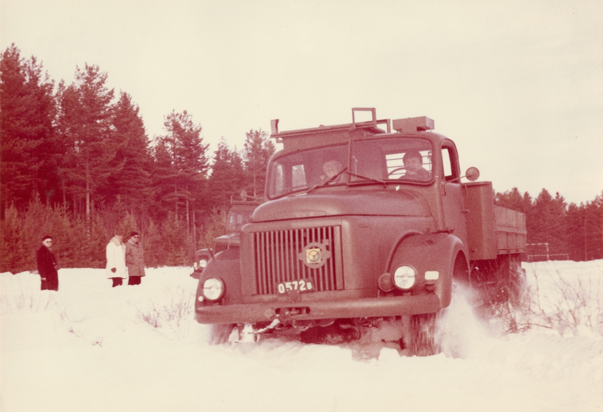 Prov med lastterrängbil 939 vid Arméns motorskola. Vinterprov i Sveg i mars 1962.