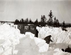 Snøbrøyting i Hedmark 1930-1931 etter snødrev