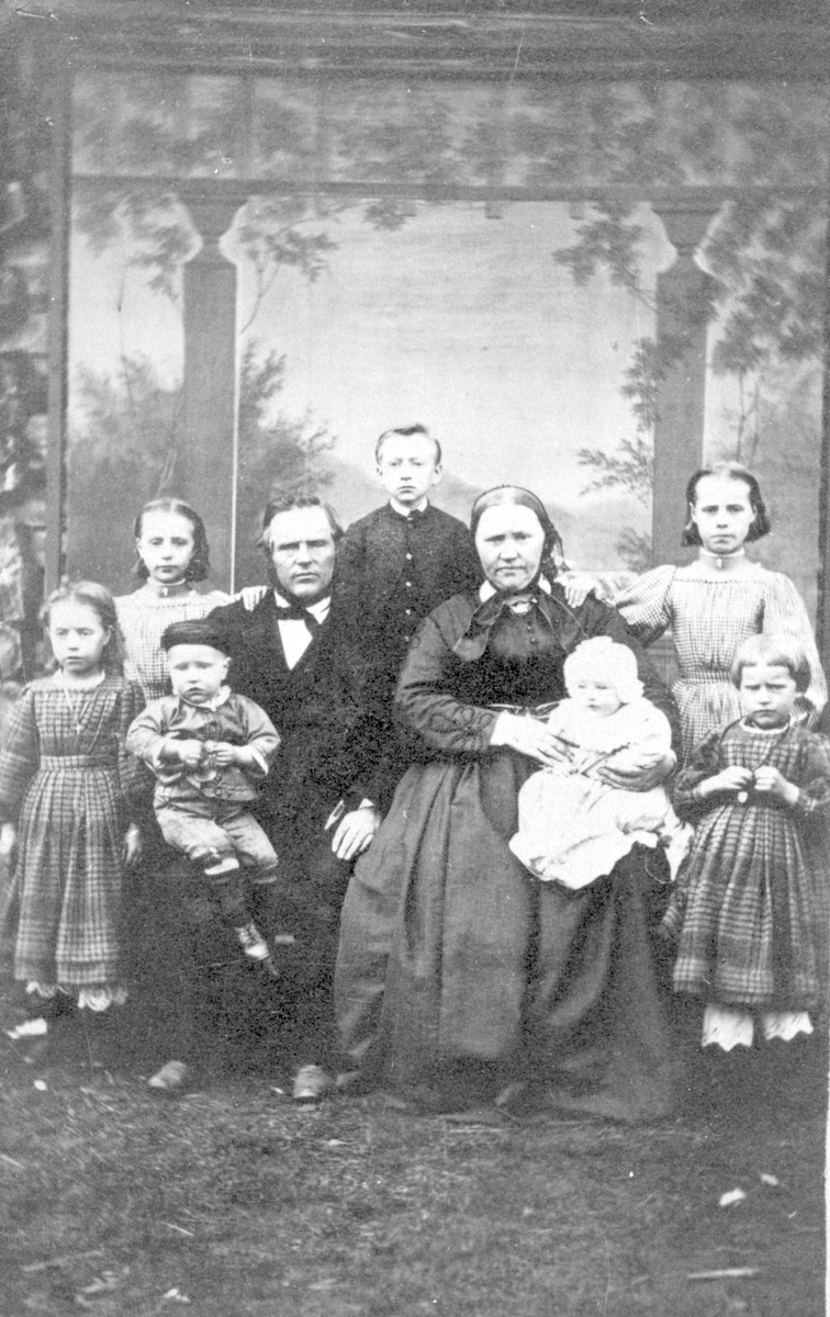 Jon Brandt med familie ca. 1872.