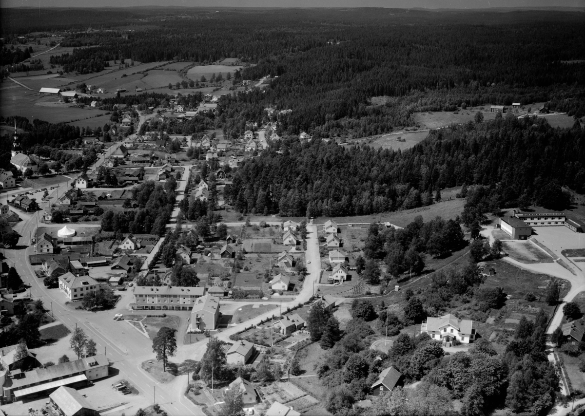 Flygfoto över Ingatorp i Eksjö kommun, Jönköpings län. 762/1964