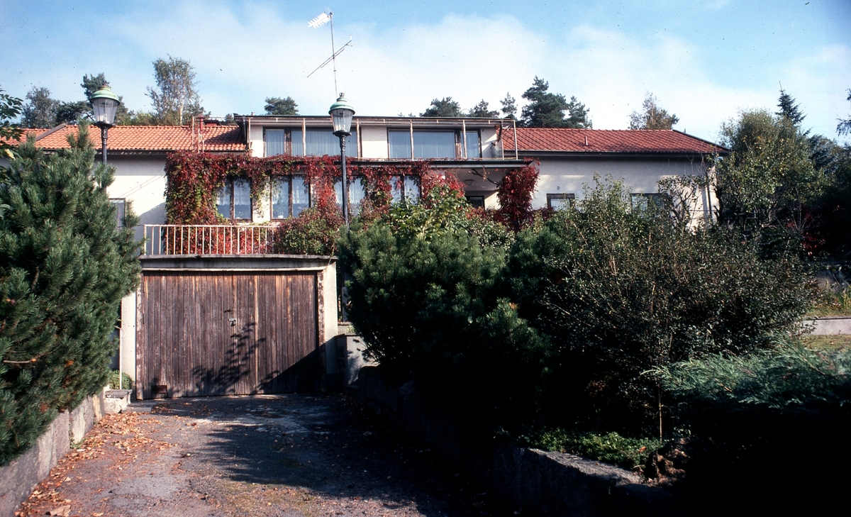 Lilla Vommedal 1:3 år 1980. Boningshus från slutet av 1700-talet, numera ombyggt. Siste brukaren var Anton Gustafsson.
Relaterade motiv: A1692 och A1694.