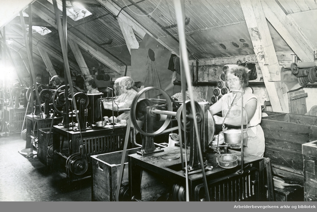 Tekstilarbeidere. Oslo. 1930-tallet.
