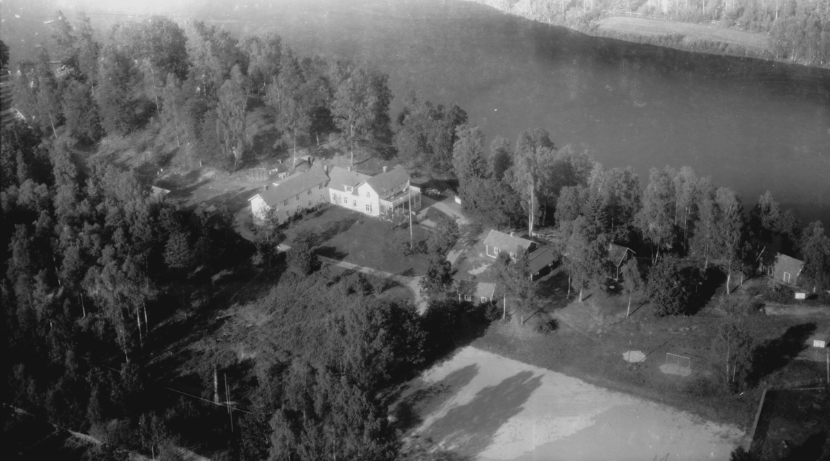 Flygfoto över Solgården i Bor, Värnamo kommun, Jönköpings län. 1191 / 1966