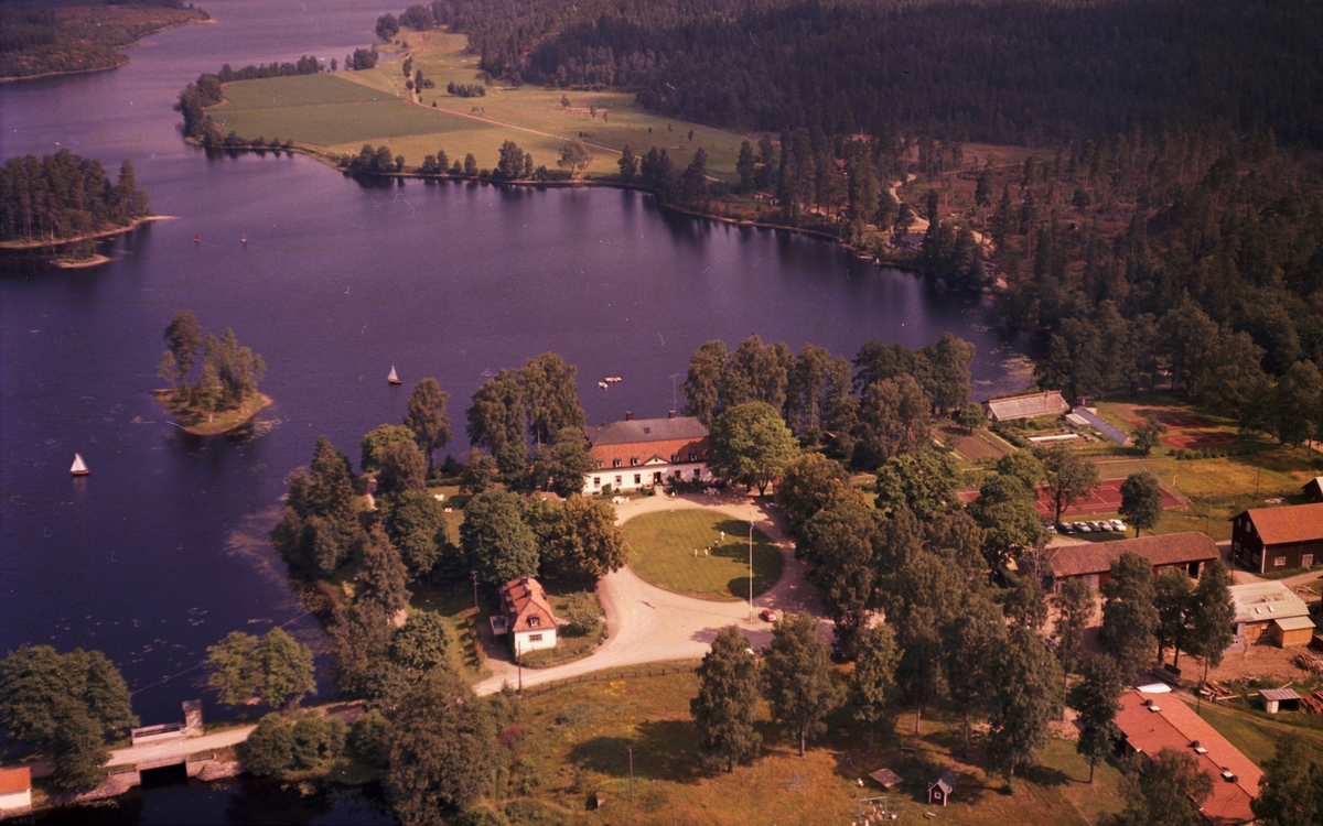 Flygfoto över Hooks Herrgård i Hok, Vaggeryds kommun, Jönköpings län. 1246/ 1966
