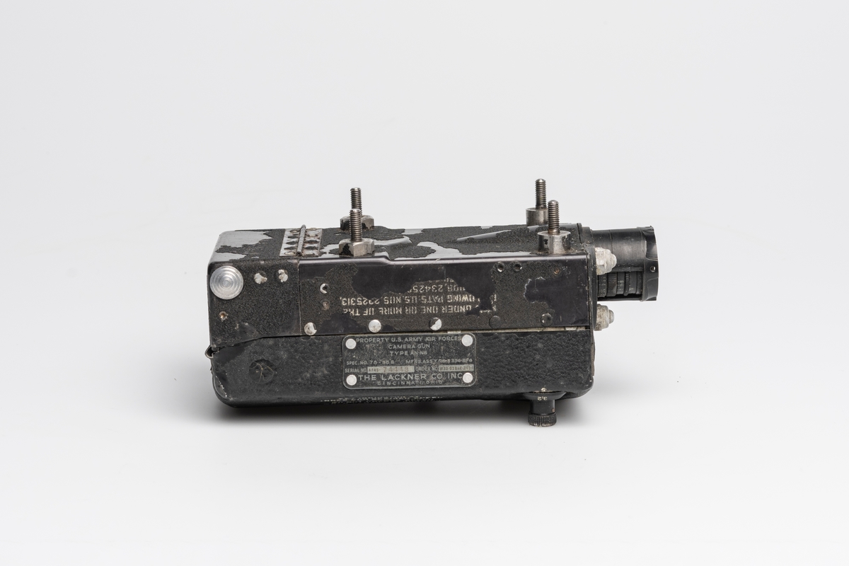 Dette er et 16mm G.S.A.P. (Gun Sight Aim Point)  flyvåpen-filmkamera for 16 mm film. Det ble brukt av U.S. Army Air-force under andre verdenskrig. Kameraet fikk navnet AN-N6 og ble brukt til å dokumentere treff under angrep. Kameraet aktiveres med flyets våpenavtrekker. 
Kameraet har et Kodak Anastigmat 35 mm 3.5 objektiv.