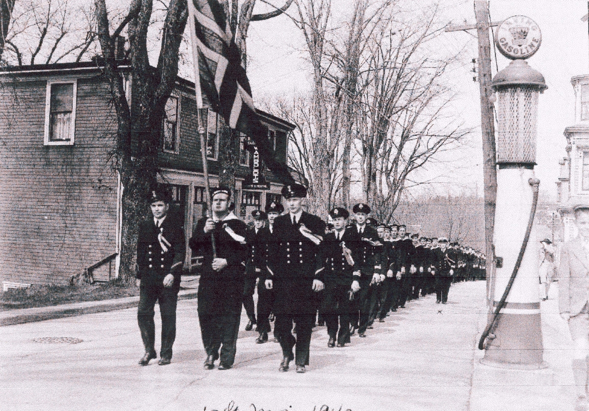 " Camp Norway" skolen for utdannelse av skyttere til handelsflåten, Lunneburg, Nova Scotia 1942, 17. - maifeiring
