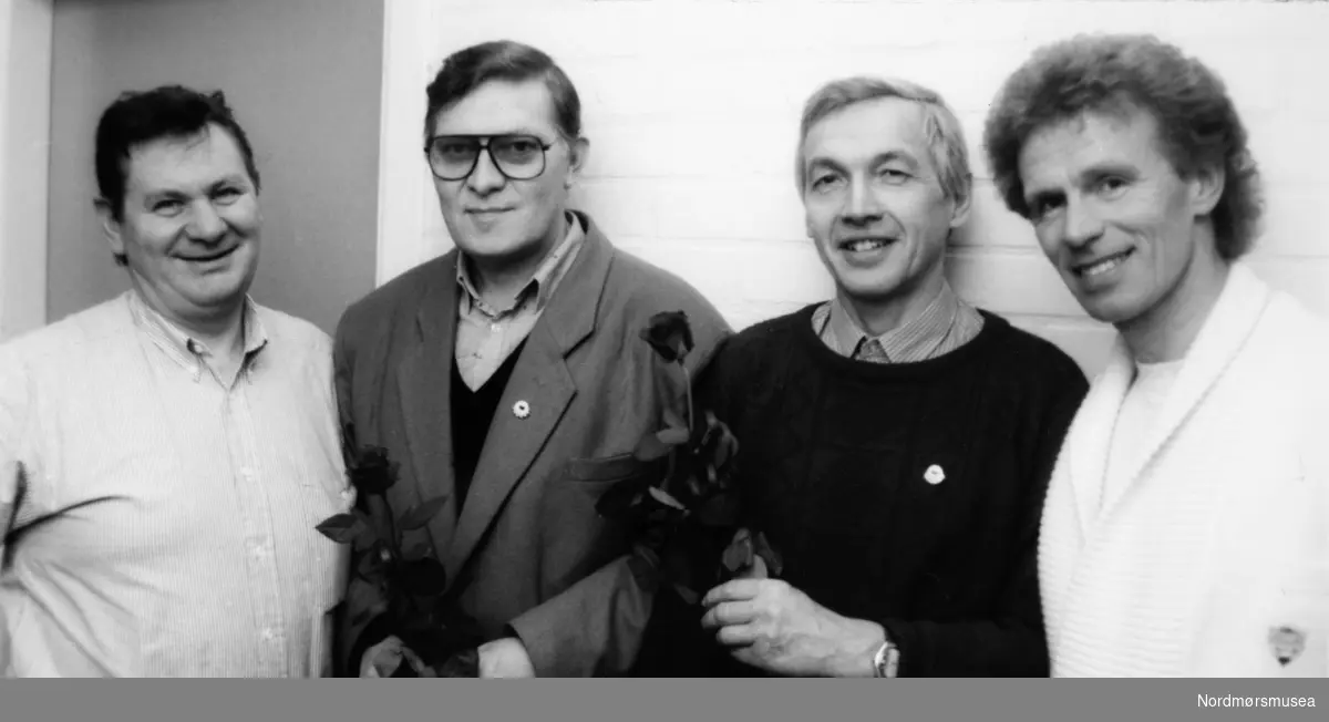 Jan Blikeng, Jon Emil Larsen, Øyvind Vadla, Helge Kruse. Bildet er fra avisa Tidens Krav sitt arkiv i tidsrommet 1970-1994. Nå i Nordmøre museums fotosamling.