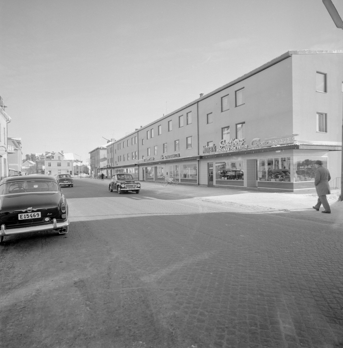 Parti av Storgatan i Boxholm en vinterdag 1963.