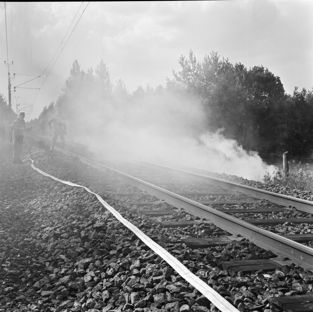 Brand vid järnvägsspår, Tierp, Uppland, juli 1972