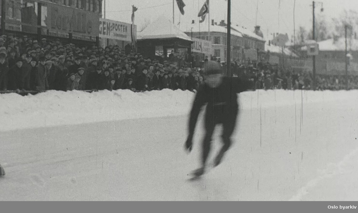 Skøytekamp mellom Norges Skøyteforbund og Arbeidernes idrettsforbund på Frogner stadion 27. februar 1937.