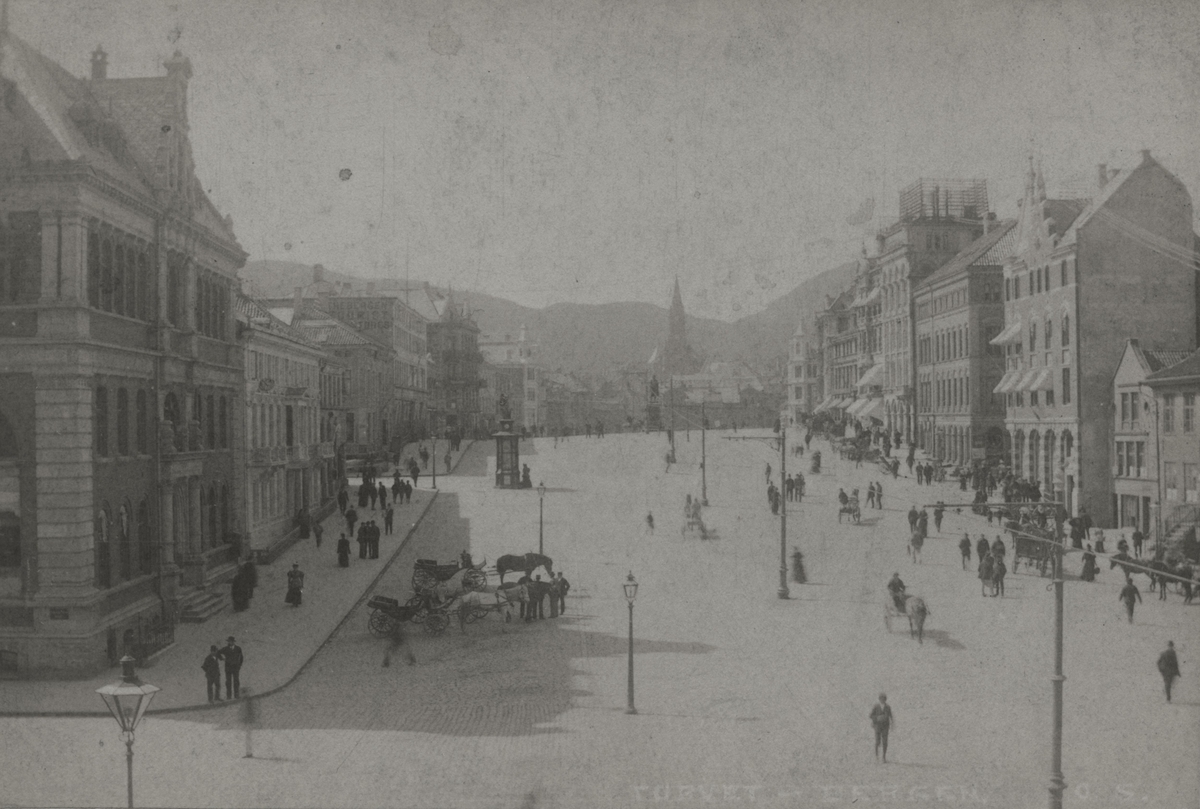 Bergen. Torgallmenningen, ca. 1898.
