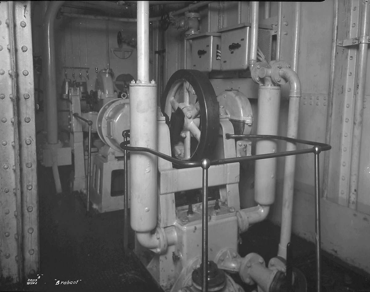 Maskinrommet på M/S Brabant, Akers Mekaniske Verksted A/S. Fotografert 1926.
