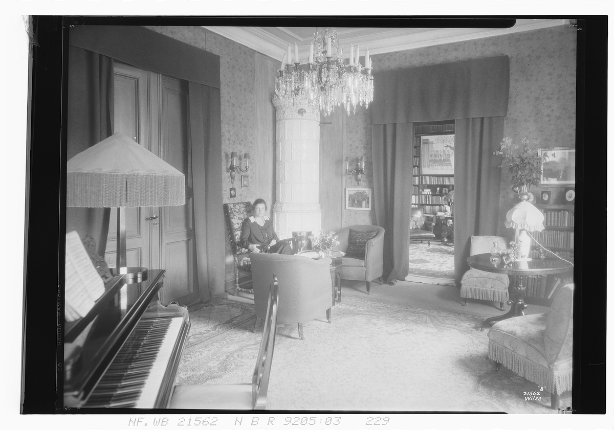 Interiør fra stue. Fotografert 1928.