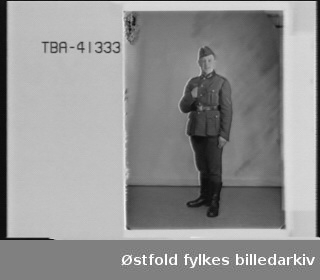.Portrett av tysk soldat i uniform,  Hans Reimers.