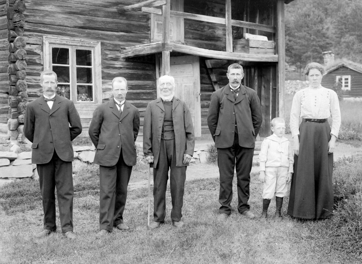 Stenhaugen gruppeav samtlige.               12/7-13.