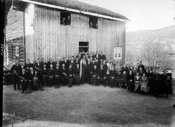 KORT. NORD-FRON. OLAV ØYOMS BRYLLUP. 1922. Gruppebilde, brud