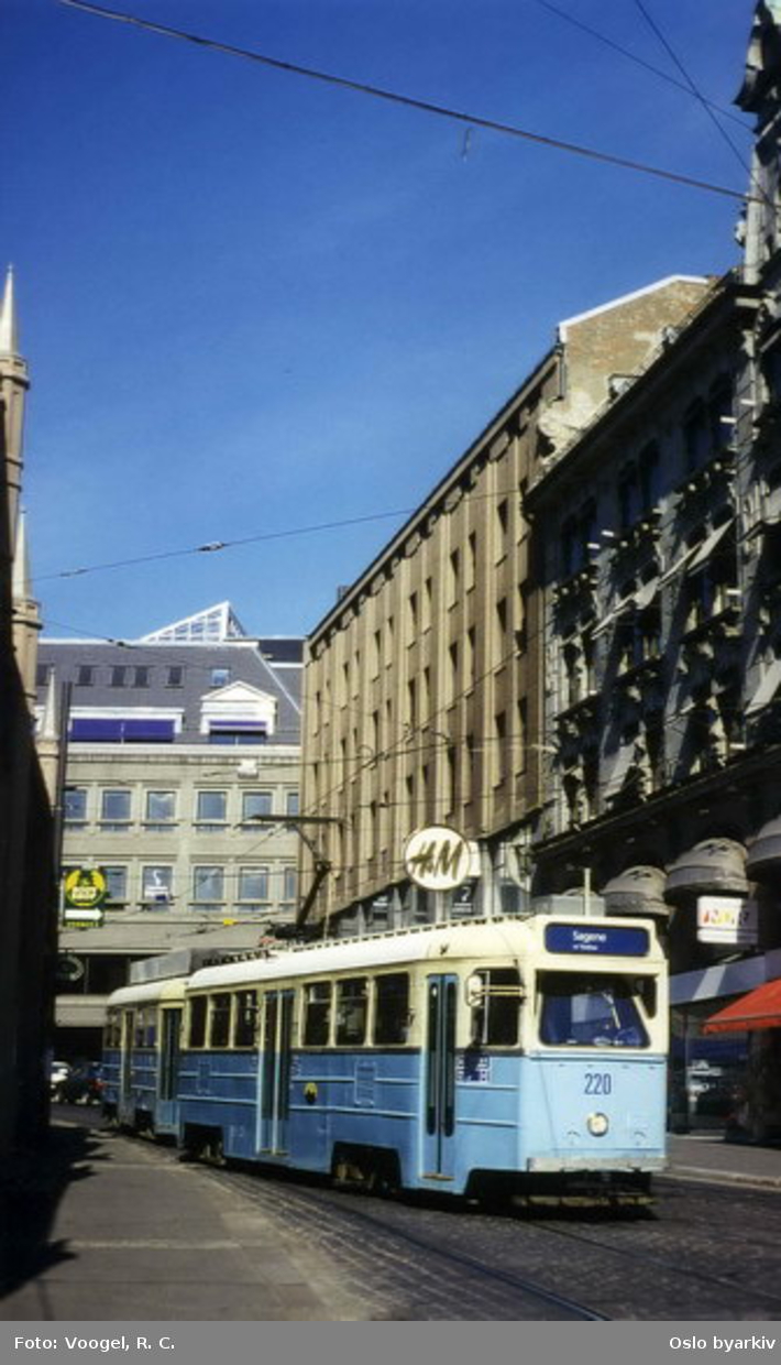 Oslo Sporveier. Sagenetrikken, linje 17, ved Kirkeristen og Doblouggården 25. mai 1994.