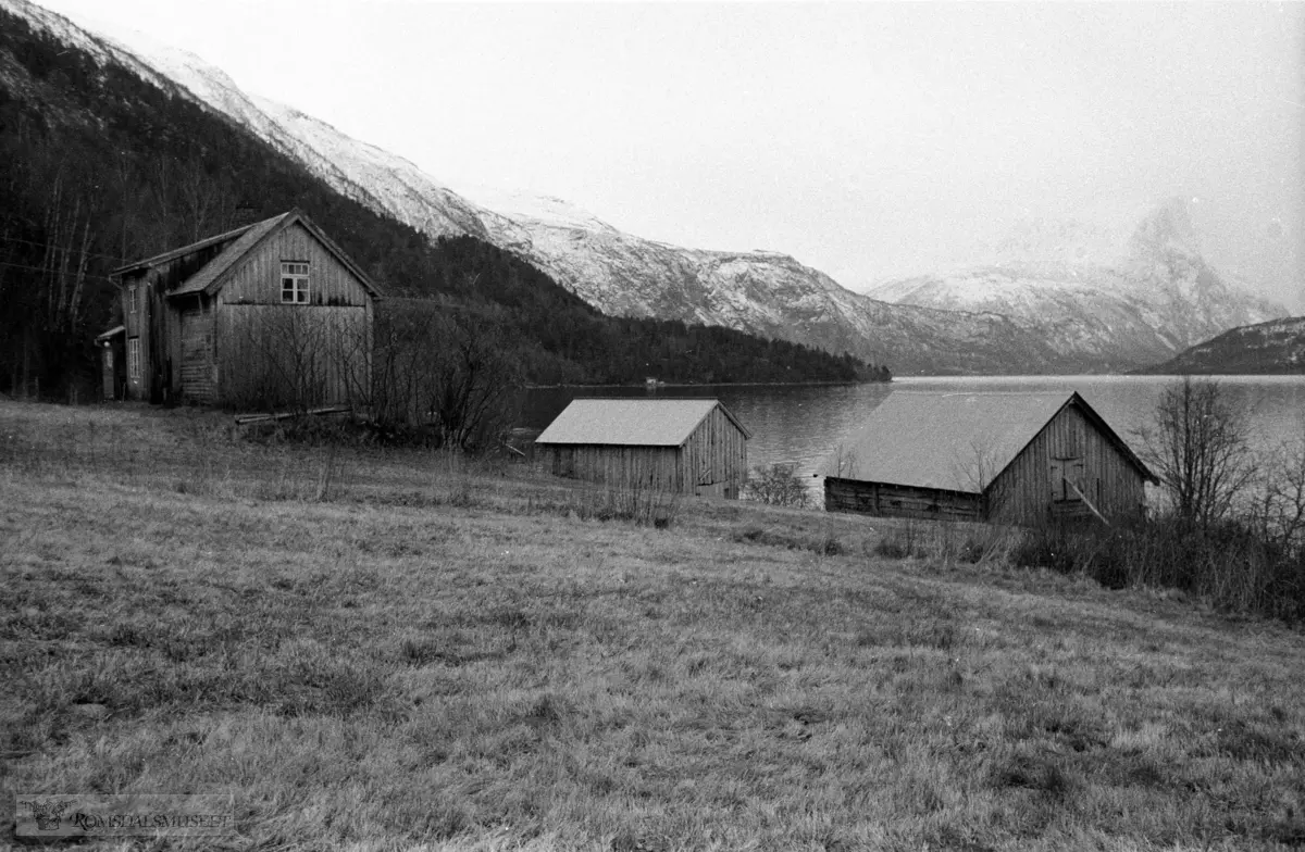 .(Se Romsdalsmuseets årbok 1990)