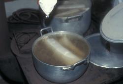 Olsok på Romsdalsmuseet i 1996. .I Erikgarden..Aktører fra V